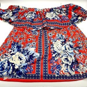 Haute Project off the shoulder blouse w/ key hole back. NWT.  Med.